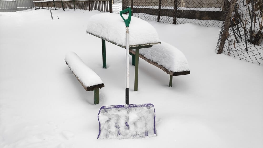 How to Know If You Need to Stop Shoveling Snow  4